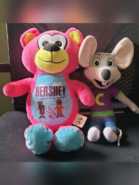 Hershey Park & Chuck-e-Cheese Plush Duo Set